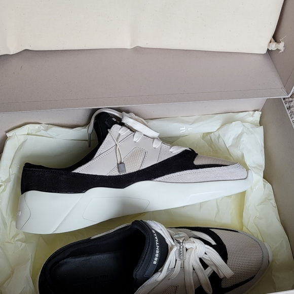 FEAR OF GOD ESSENTIALS DISTANCE RUNNERS BACKLESS - Picture 9 of 10